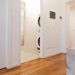 Easy Living - M1 Metro Wi-fi Apartament
