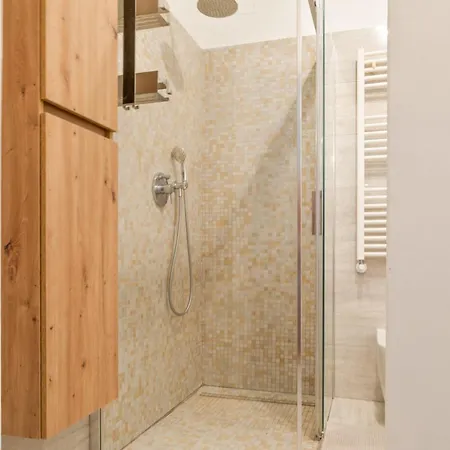 Easy Living - M1 Metro Wi-fi Apartment *